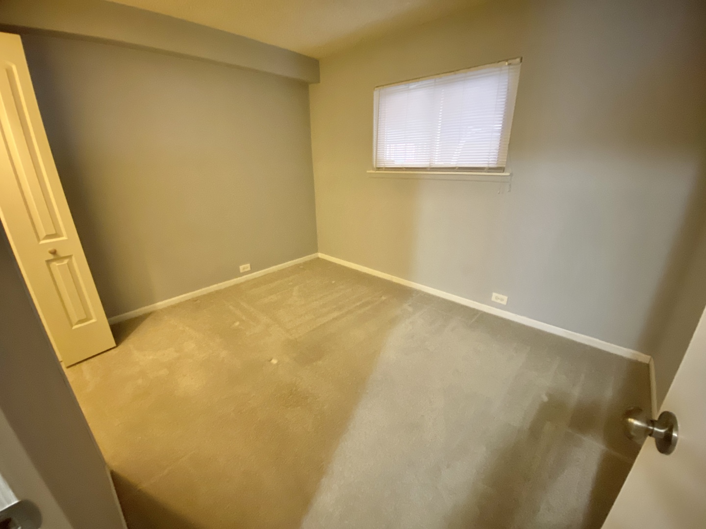4041 South Harlem Avenue, Unit 3 Stickney, IL 60402 - Photo 9 of 12 a view of a small space