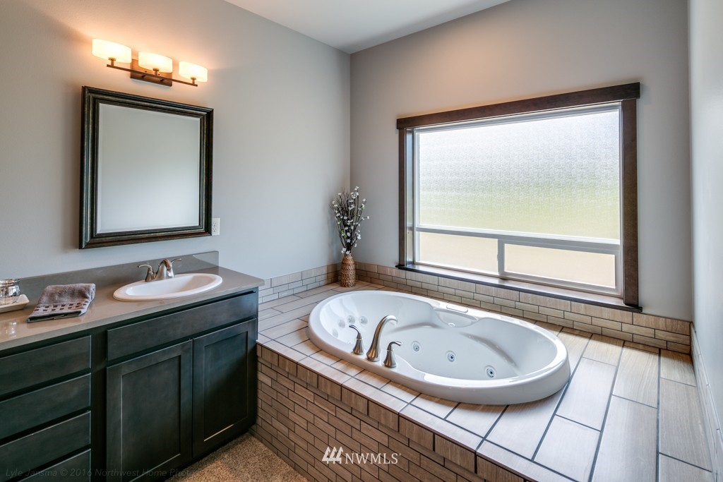 5569 Hannegan Road Bellingham, WA 98226 - Photo 18 of 25 Gallery Image 18