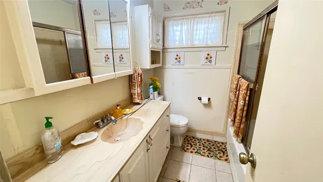 $2,200 | 17 Manor Way, Galveston, TX 77550