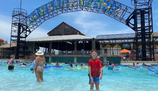 $2,200 | 17 Manor Way, Galveston, TX 77550