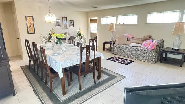 $2,200 | 17 Manor Way, Galveston, TX 77550