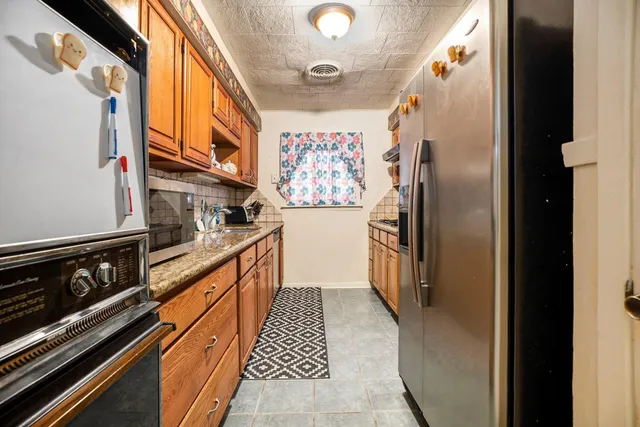 $2,200 | 17 Manor Way, Galveston, TX 77550