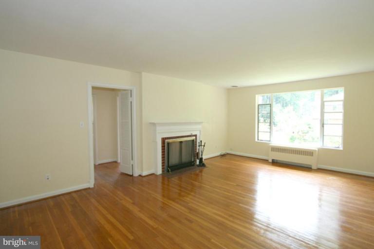 1603 Sherwood Road Silver Spring, MD 20902 - Photo 3 of 7 Living Room