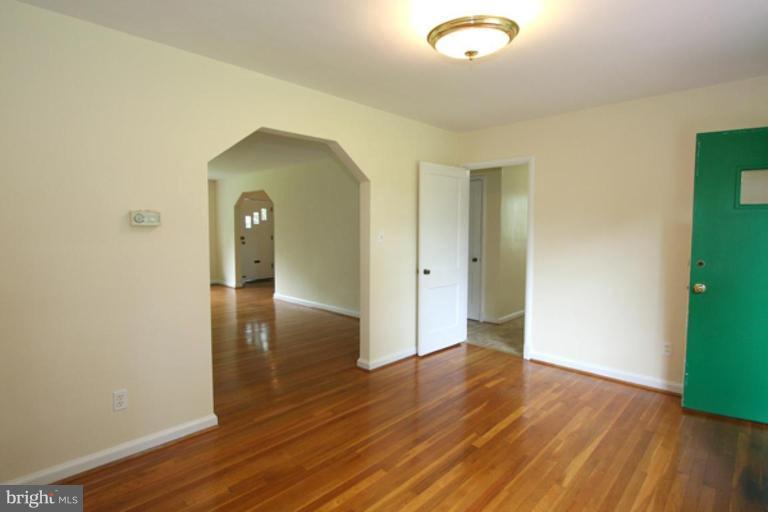 1603 Sherwood Road Silver Spring, MD 20902 - Photo 4 of 7 Dining Room