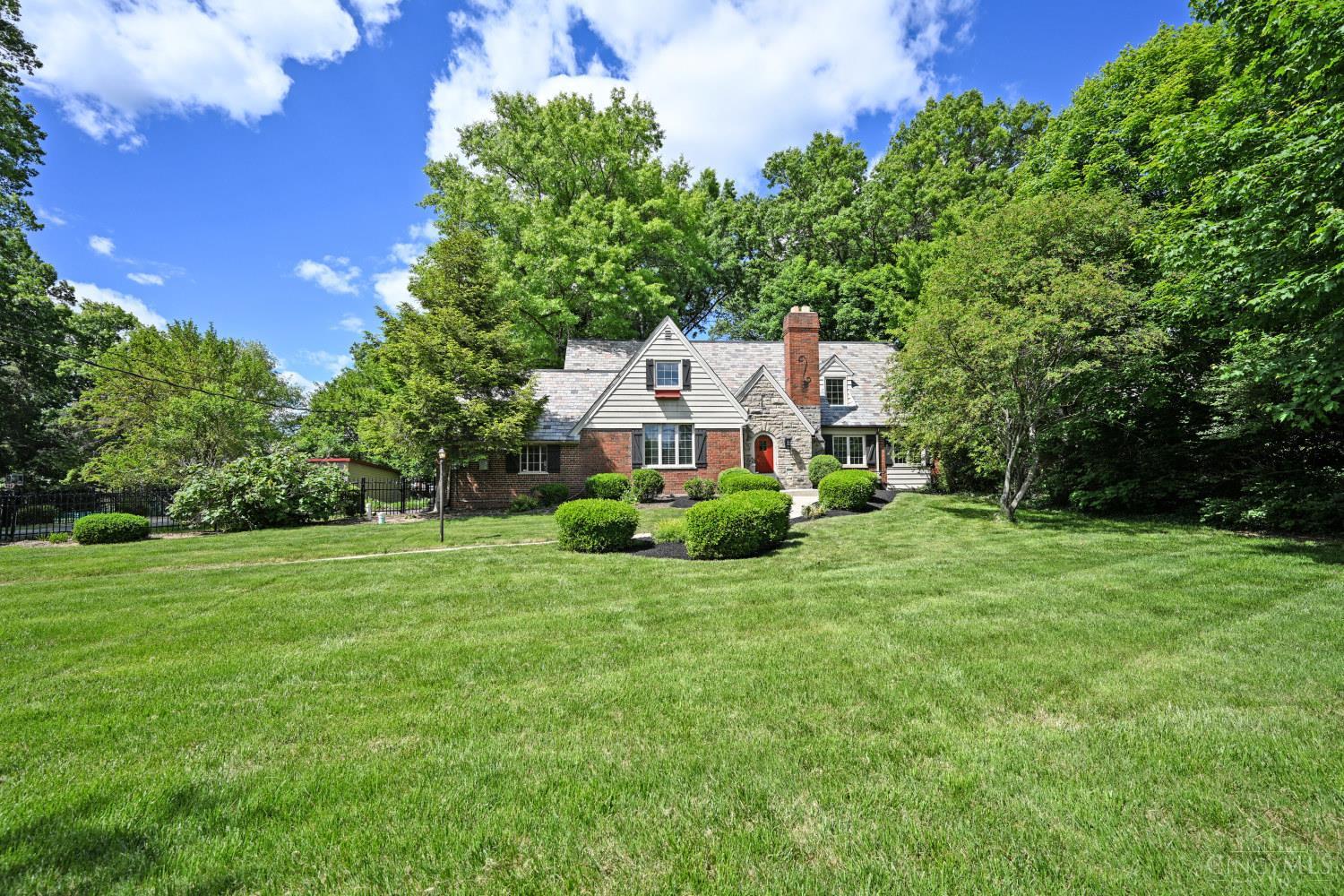 1020 West Galbraith Road Cincinnati, OH 45231 - Photo 5 of 67 Gallery Image 5