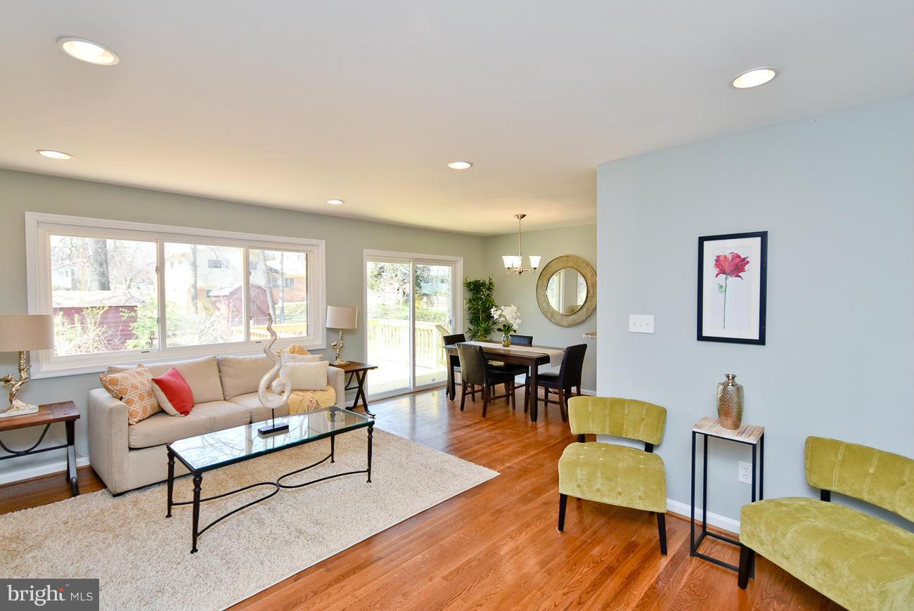 6512 Cipriano Road Lanham, MD 20706 - Photo 6 of 23 Living Room