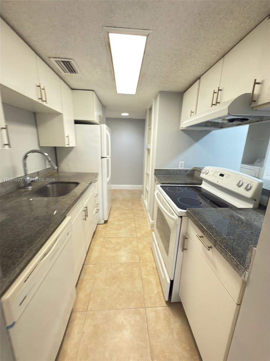 4521 West McNab Road, Unit 11 Pompano Beach, FL 33069 - Photo 4 of 32