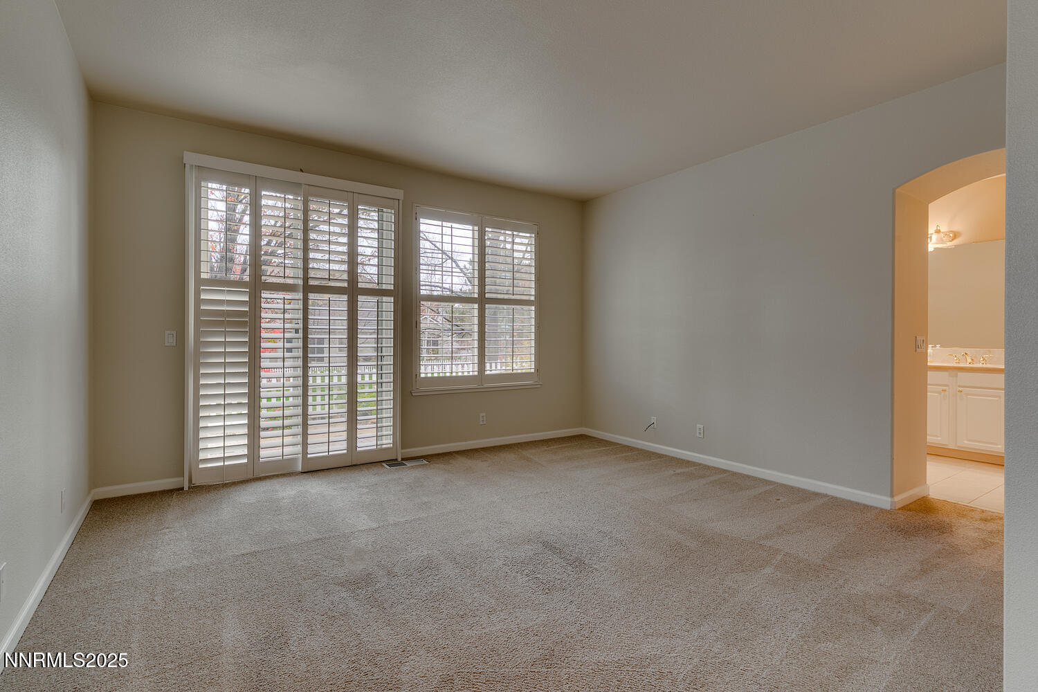 1150 Brookhollow Lane Reno, NV 89519 - Photo 21 of 30 an empty room with windows