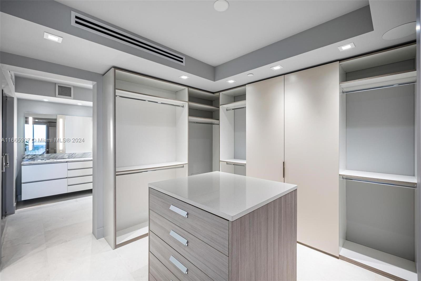 400 Alton Road, Unit 2406 Miami Beach, FL 33139 - Photo 9 of 45 Gallery Image 9