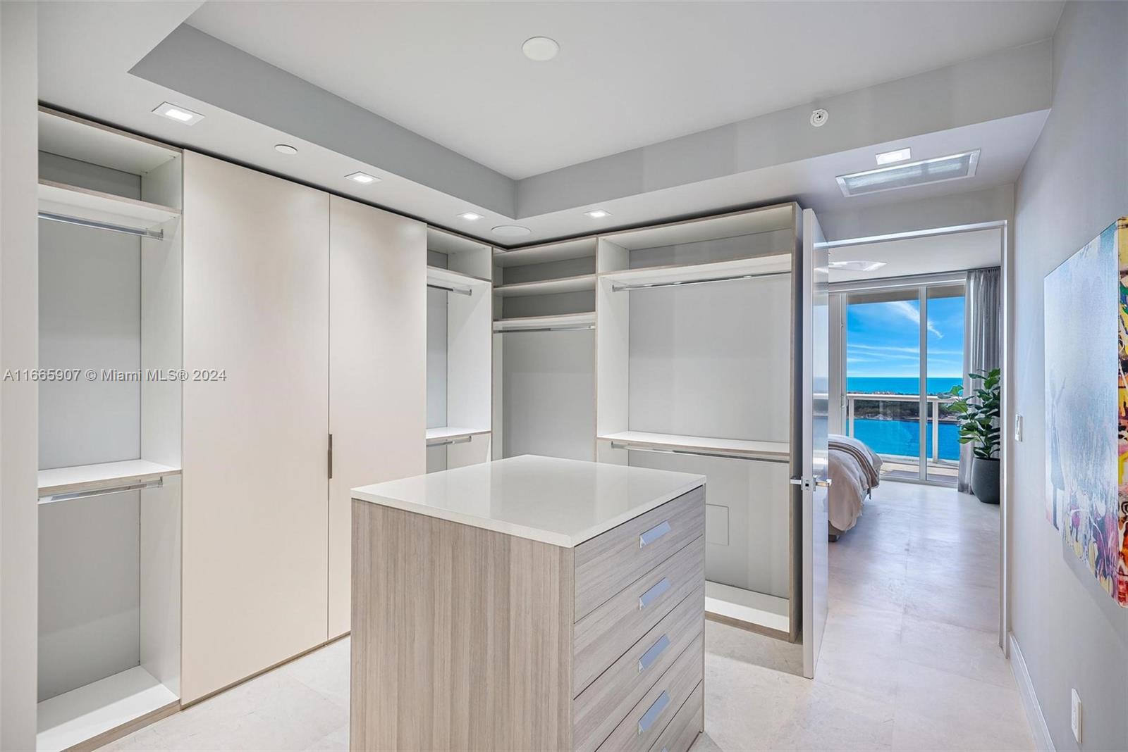 400 Alton Road, Unit 2406 Miami Beach, FL 33139 - Photo 10 of 45 Gallery Image 10