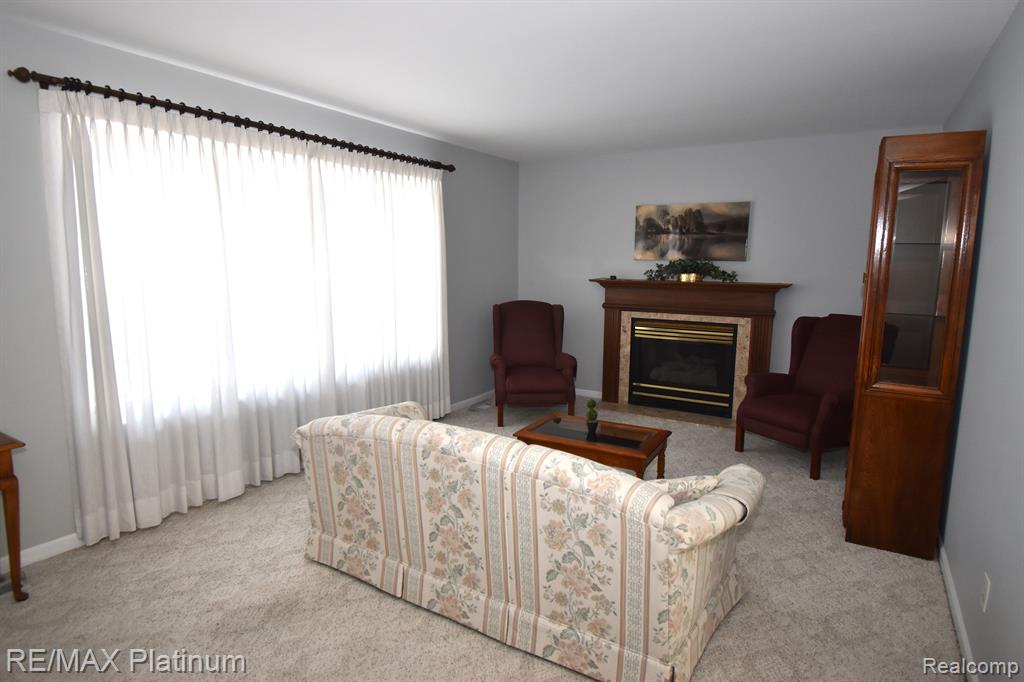 2515 North Long Lake Road Fenton, MI 48430 - Photo 10 of 26