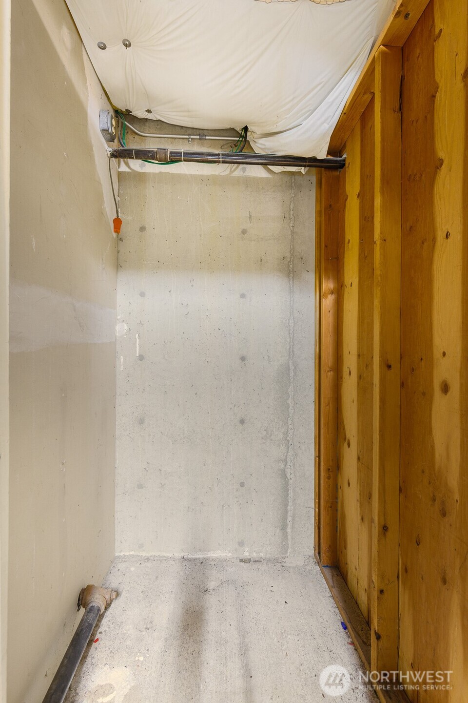 2024 Northwest 57th Street, Unit 102 Seattle, WA 98107 - Photo 32 of 38