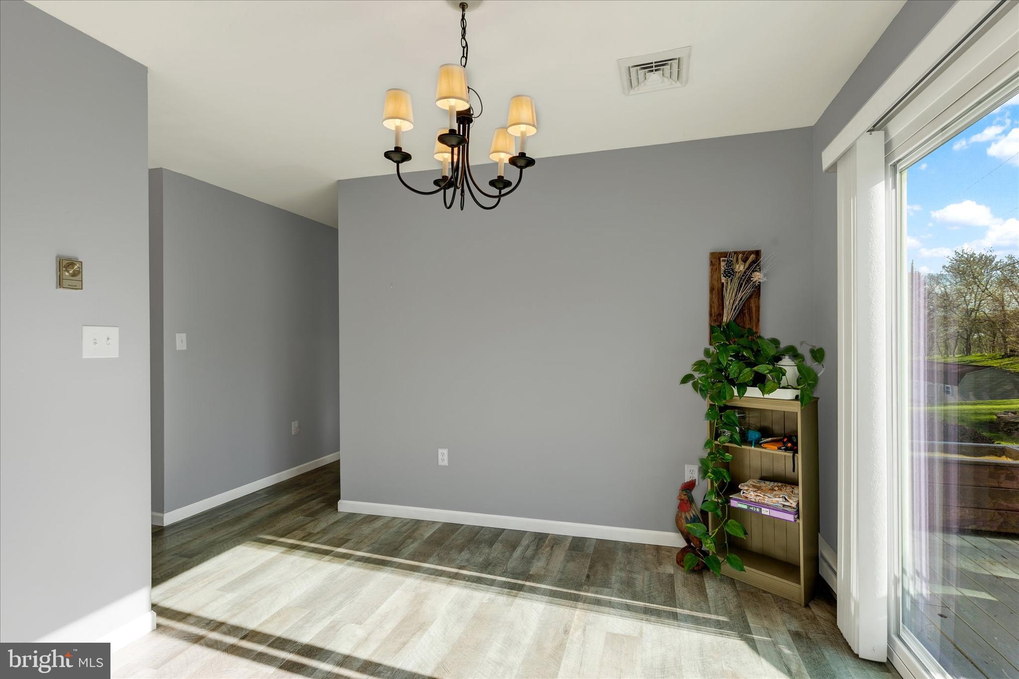 260 Summer Hill Road Bernville, PA 19506 - Photo 11 of 38 Dining area