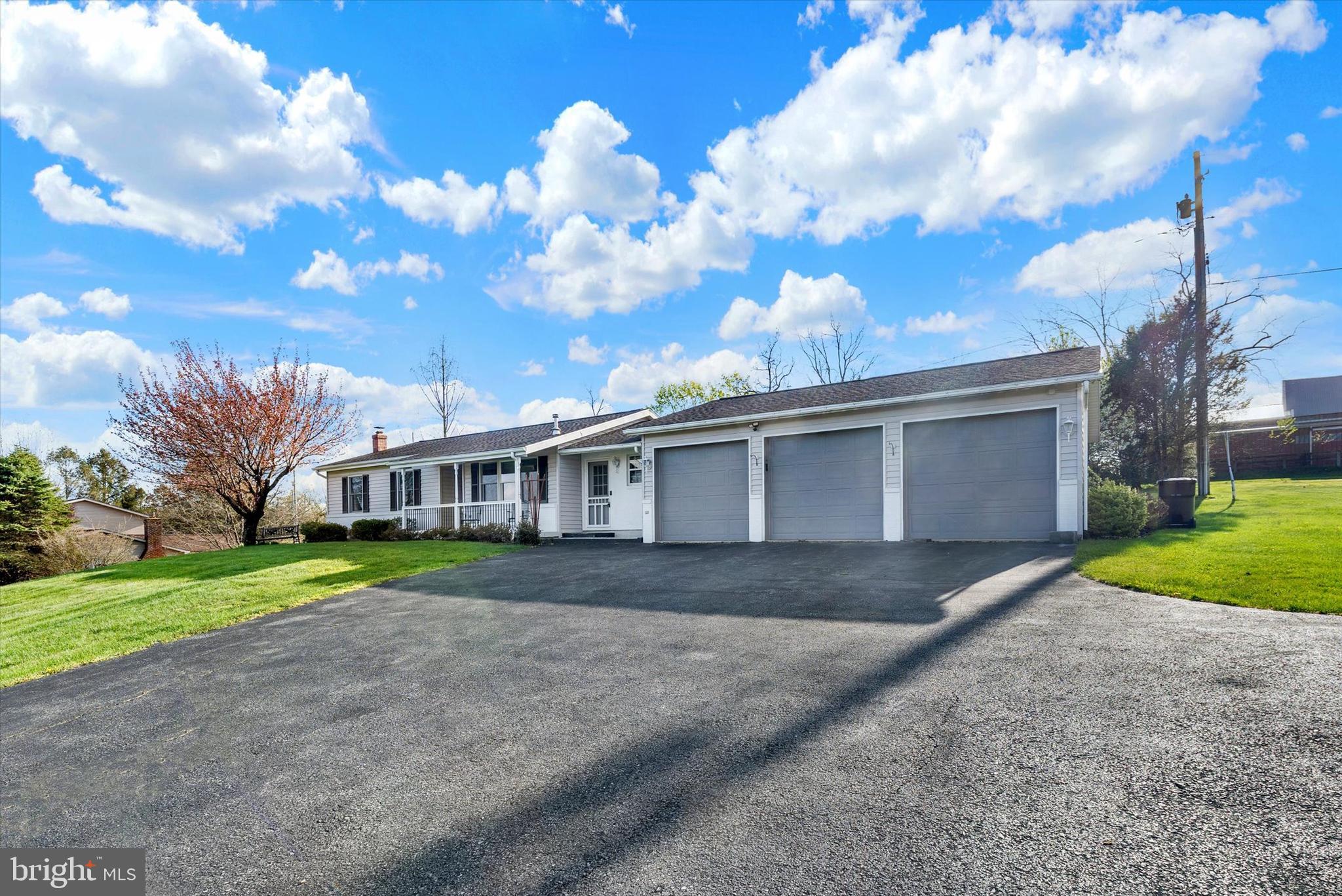 260 Summer Hill Road Bernville, PA 19506 - Photo 2 of 38 Exterior front - 3-car garage