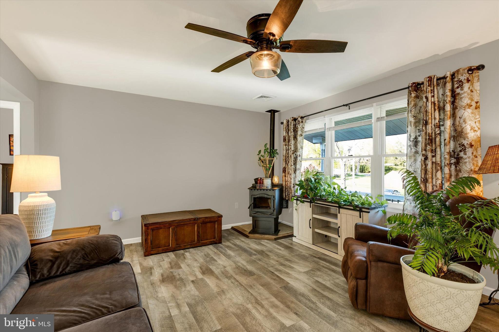 260 Summer Hill Road Bernville, PA 19506 - Photo 5 of 38 Living room