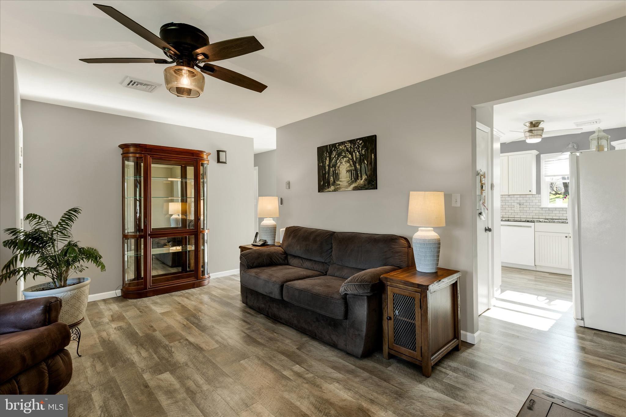 260 Summer Hill Road Bernville, PA 19506 - Photo 6 of 38 Living room