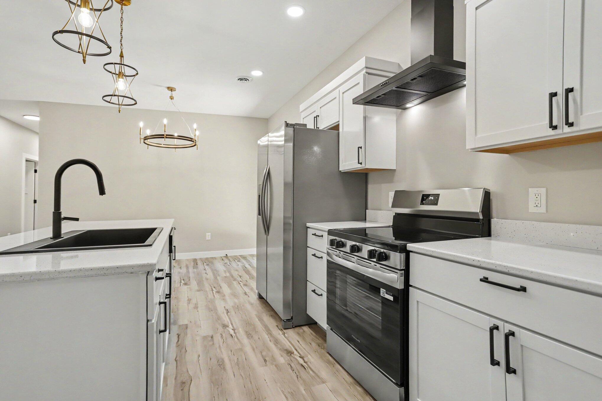 20160 Parkway Avenue Three Rivers, MI 49093 - Photo 6 of 17 006_file_5570