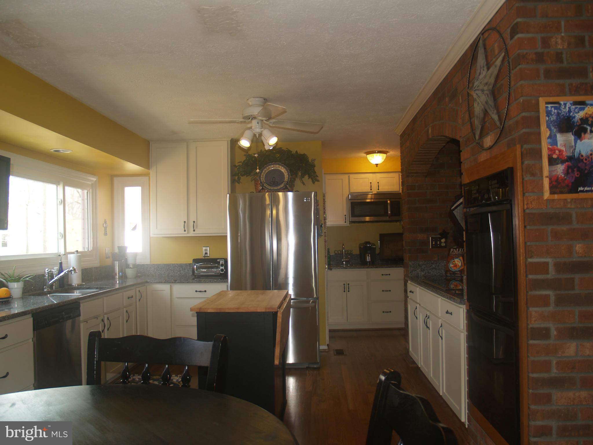 17 Carrollton Road Sterling, VA 20165 - Photo 2 of 6 Interior (General)
