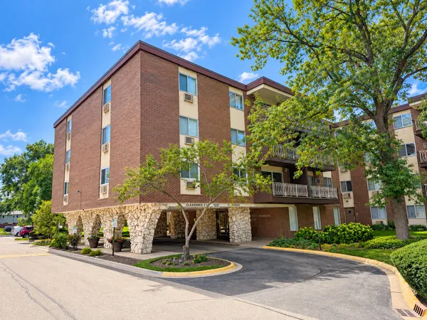 $219,999 | 1331 South Finley Road, Unit 213, Lombard, IL 60148
