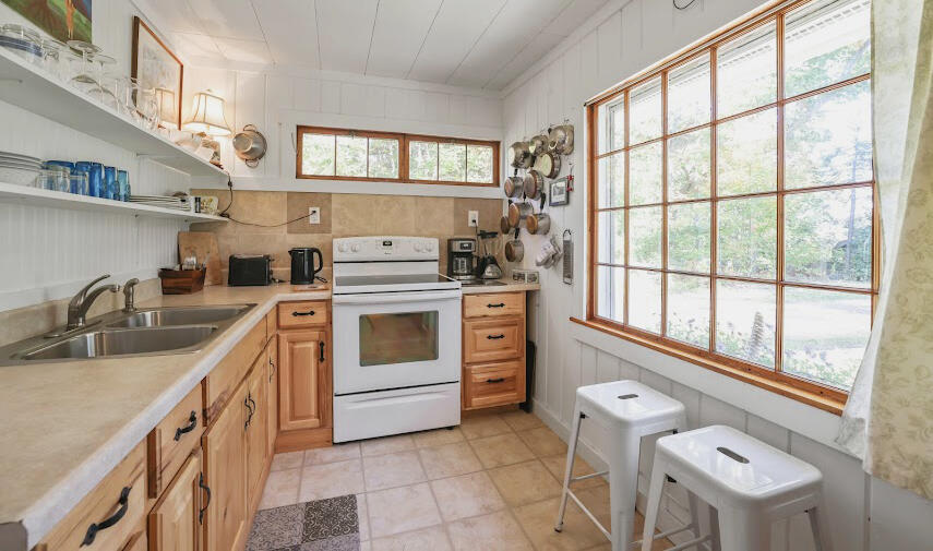 129-133 Pension Ridge Road Boothbay, ME 04537 - Photo 6 of 44 kitchen1