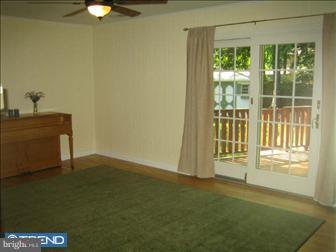 75 Wolfpack Road Hamilton, NJ 08619 - Photo 5 of 6 Family Room