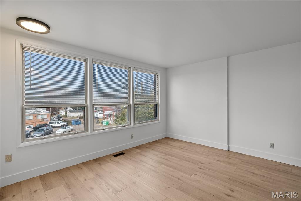 3725 Morgan Ford Road St. Louis, MO 63116 - Photo 8 of 23