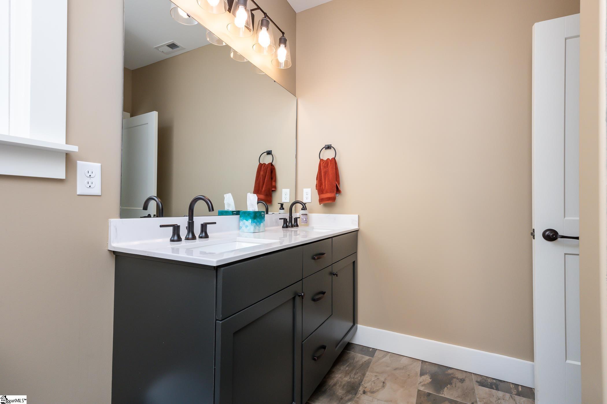 476 North Barton Road Taylors, SC 29687 - Photo 17 of 36