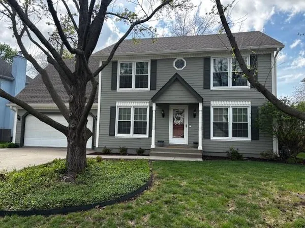 $450,000 | 1376 East 154th Terrace, Olathe, KS 66062