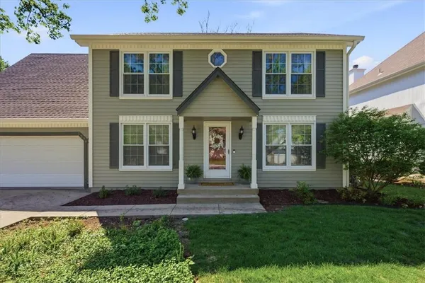 $450,000 | 1376 East 154th Terrace, Olathe, KS 66062