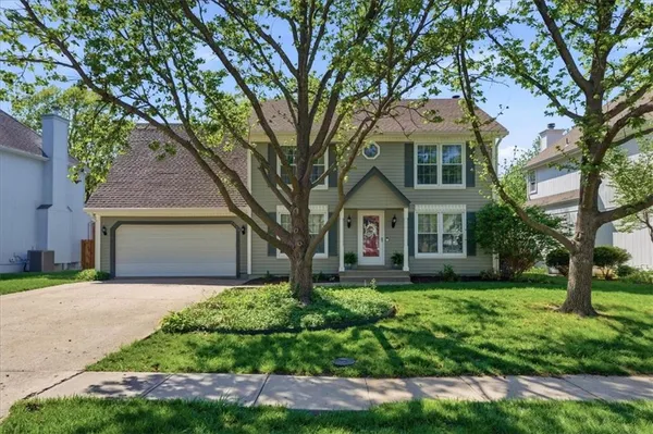 $450,000 | 1376 East 154th Terrace, Olathe, KS 66062