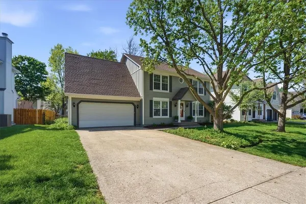 $450,000 | 1376 East 154th Terrace, Olathe, KS 66062