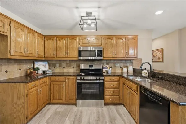 $450,000 | 1376 East 154th Terrace, Olathe, KS 66062