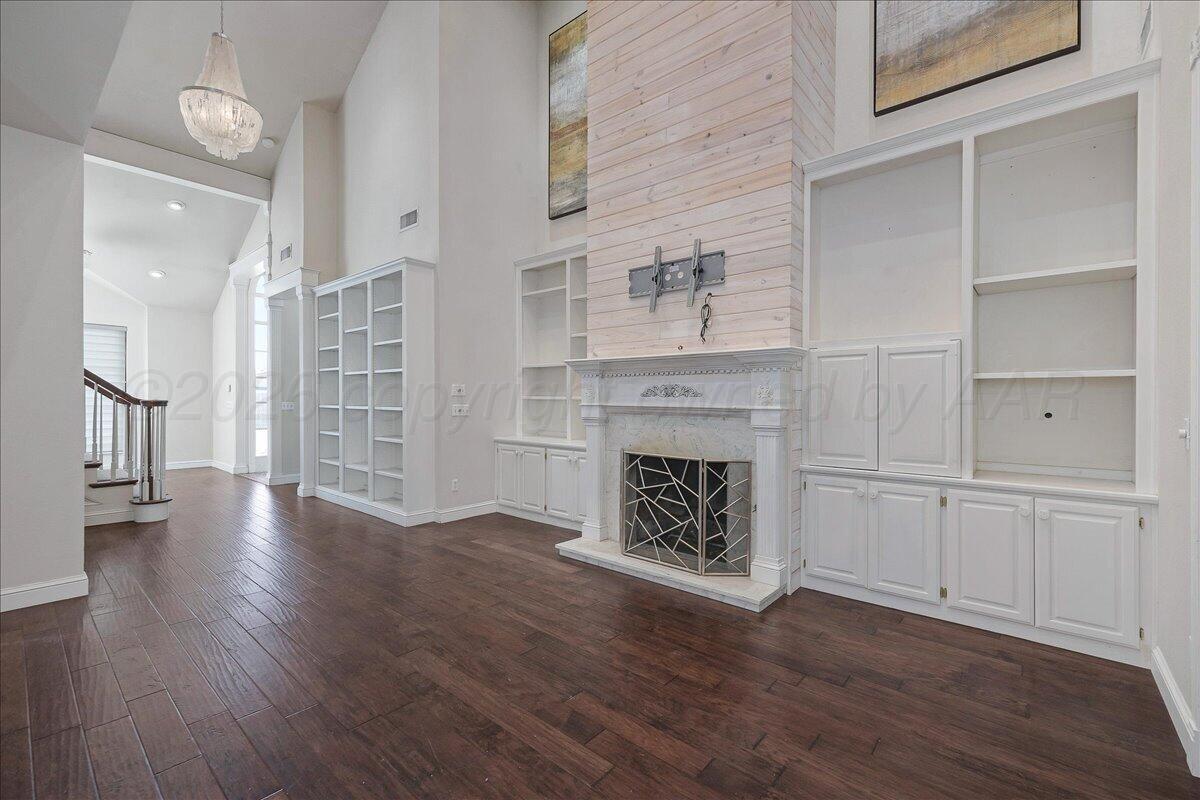 3614 West Point Drive Amarillo, TX 79119 - Photo 9 of 40 09-Living Room 2