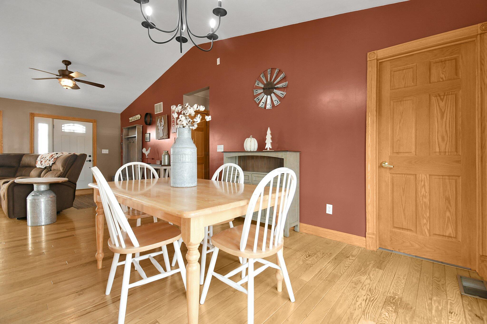 514 Roe Lane Kingston, OH 45644 - Photo 13 of 44 A680E558-CF80-48D0-BD03-7633628F0043