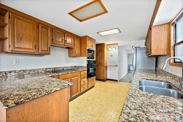 $824,950 | 2312 Lafayette Street, Steilacoom, WA 98388