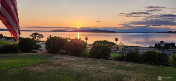 $824,950 | 2312 Lafayette Street, Steilacoom, WA 98388