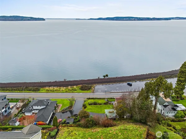 $824,950 | 2312 Lafayette Street, Steilacoom, WA 98388
