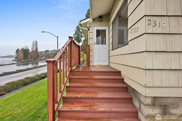 $824,950 | 2312 Lafayette Street, Steilacoom, WA 98388