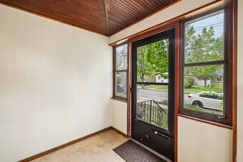 $325,000 | 2415 Superior Street, Madison, WI 53704