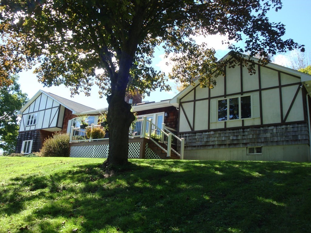 25 McGilpin Road Sturbridge, MA 01566 - Photo 1 of 38 Gallery Image 1