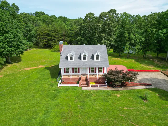 $499,900 | 4045 Old Nashville Highway, McEwen, TN 37101