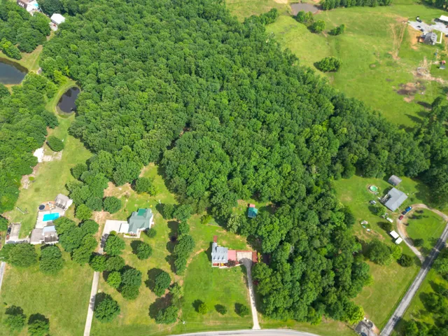 $499,900 | 4045 Old Nashville Highway, McEwen, TN 37101