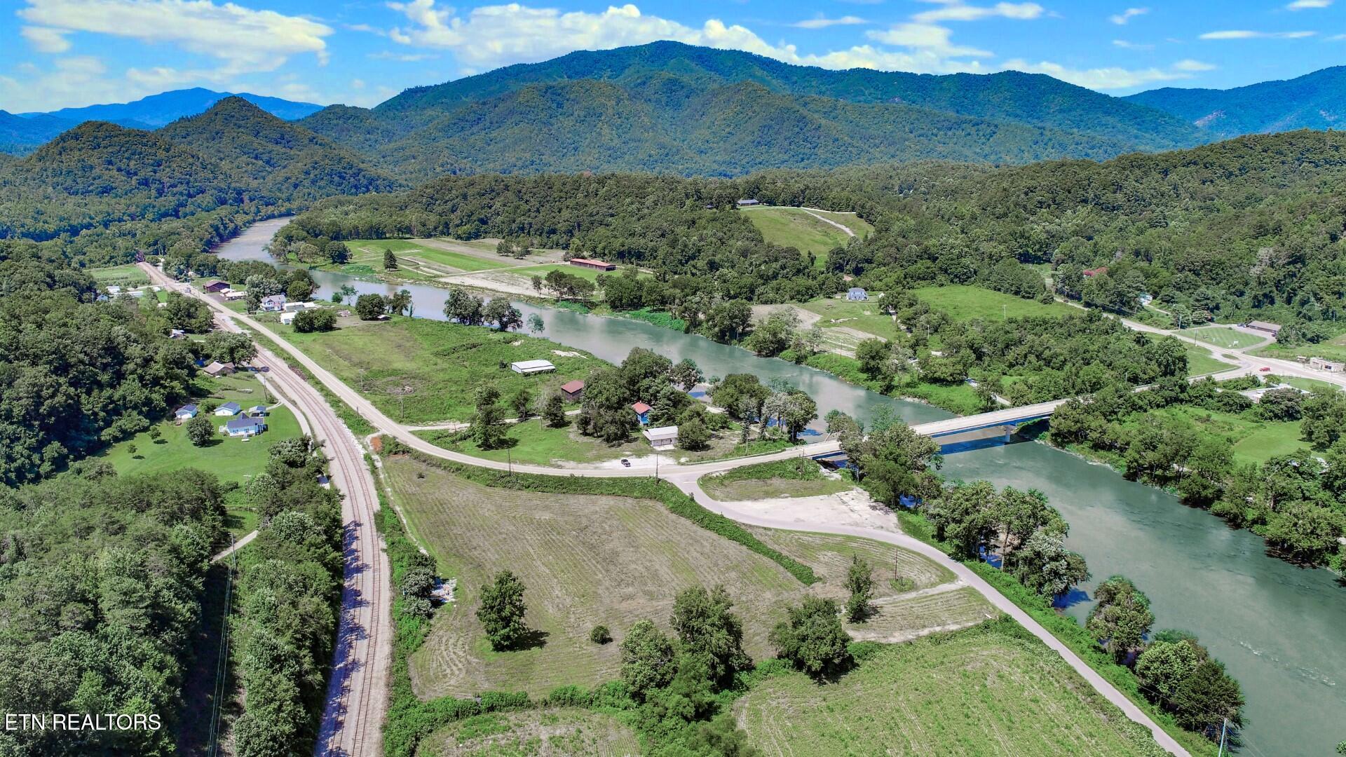 151 Highway 107 Del Rio, TN 37727 - Photo 11 of 41 11