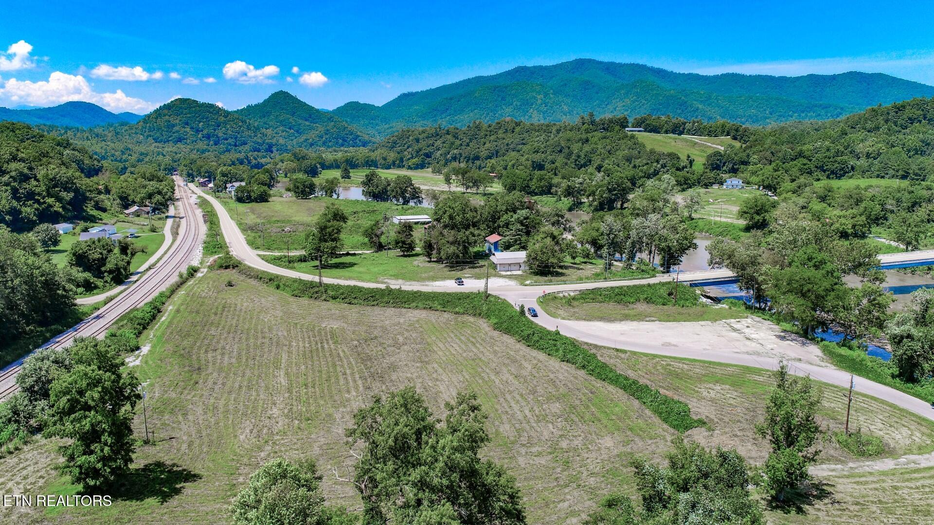 151 Highway 107 Del Rio, TN 37727 - Photo 12 of 41 12