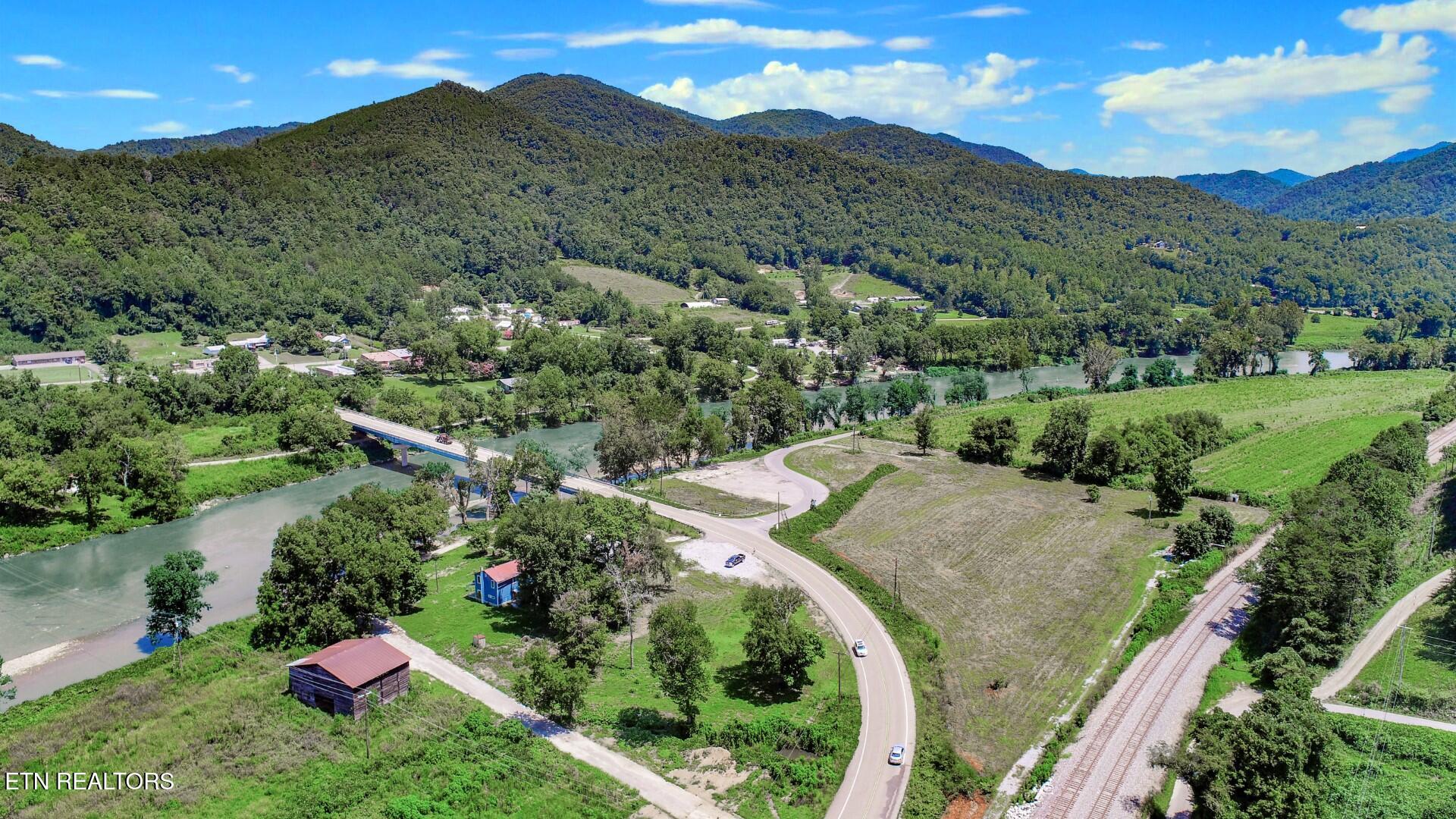 151 Highway 107 Del Rio, TN 37727 - Photo 14 of 41 14