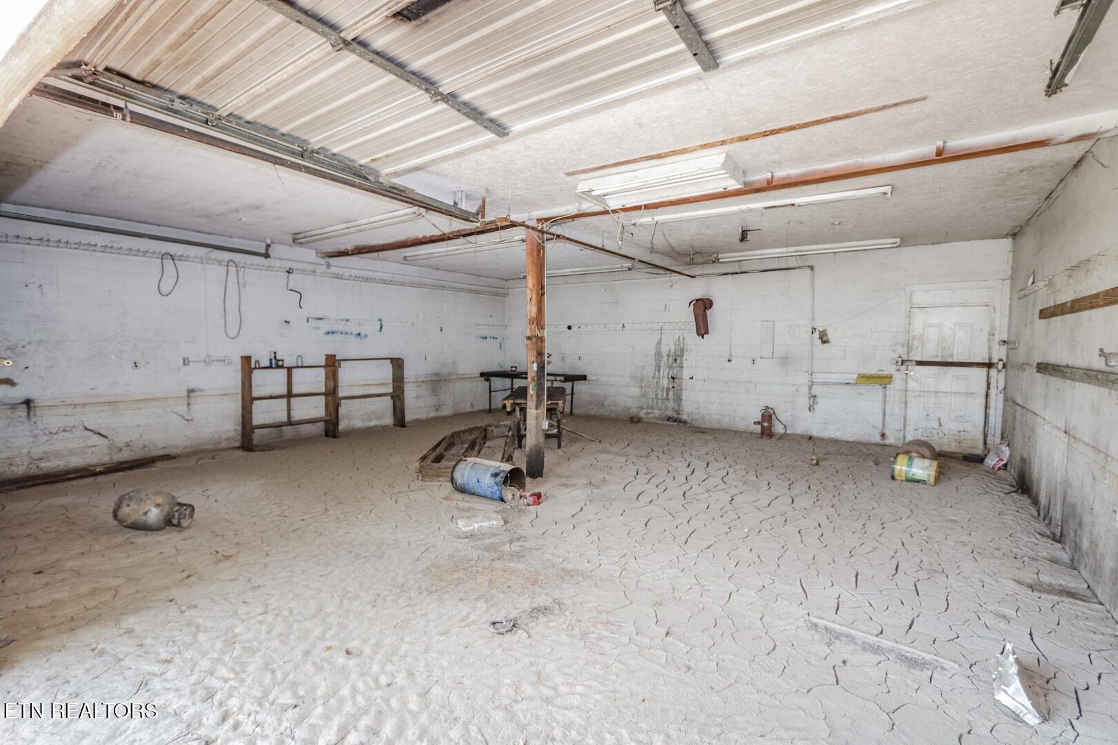 151 Highway 107 Del Rio, TN 37727 - Photo 32 of 41 31