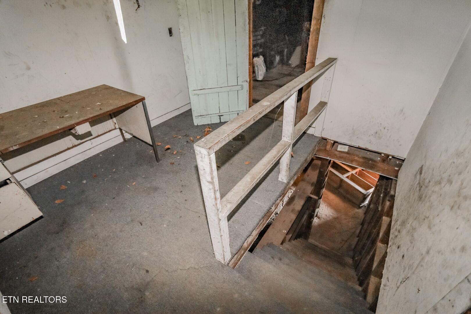 151 Highway 107 Del Rio, TN 37727 - Photo 37 of 41 36