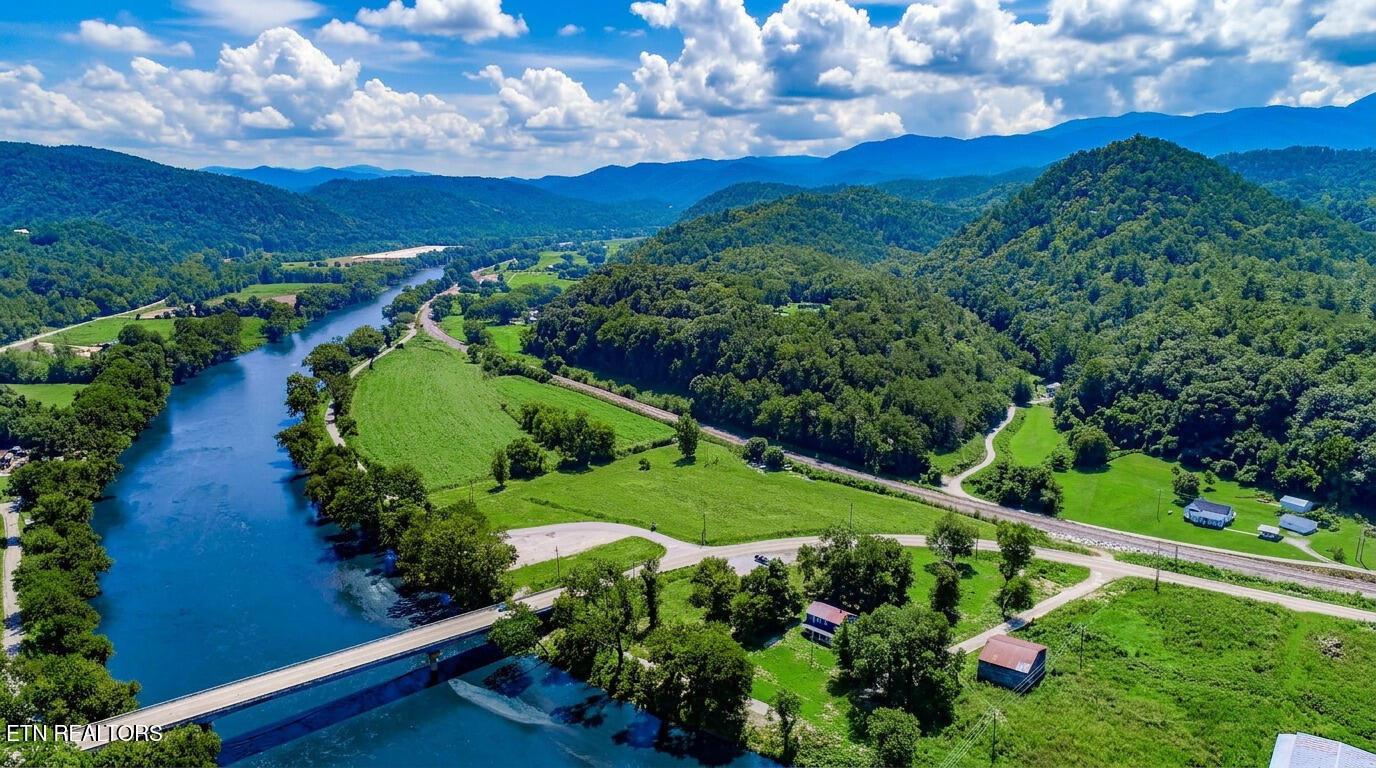 151 Highway 107 Del Rio, TN 37727 - Photo 5 of 41 5ai