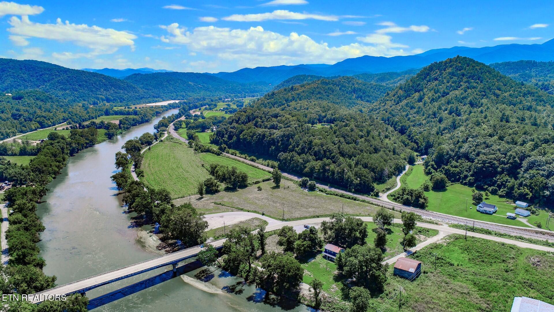 151 Highway 107 Del Rio, TN 37727 - Photo 5 of 41 5