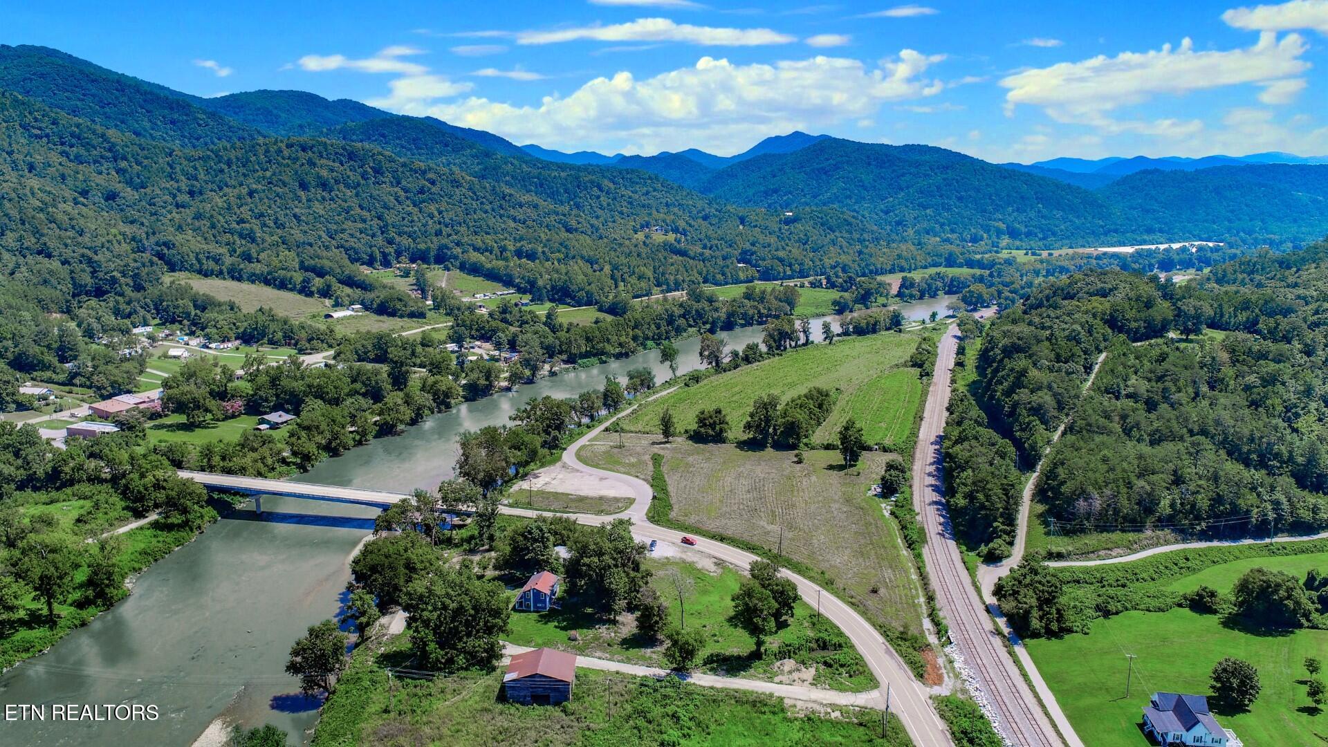 151 Highway 107 Del Rio, TN 37727 - Photo 8 of 41 8